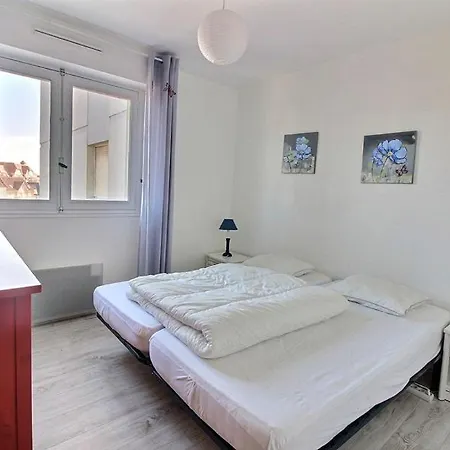 Appartamento Annonce Professionnelle. Grand Face Au 4ème étage, 3 Chambres, Avec Wifi