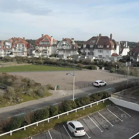 Annonce Professionnelle. Grand Face Au 4ème étage, 3 Chambres, Avec Wifi *