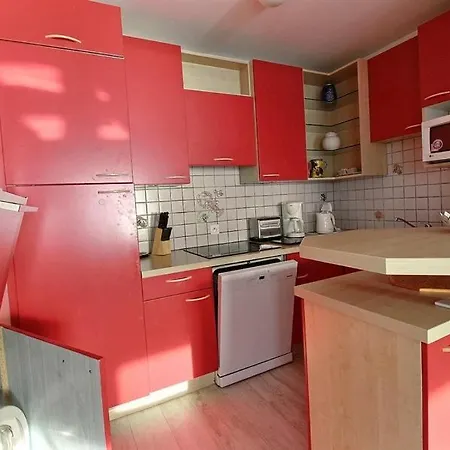 Appartamento Annonce Professionnelle. Grand Face Au 4ème étage, 3 Chambres, Avec Wifi *