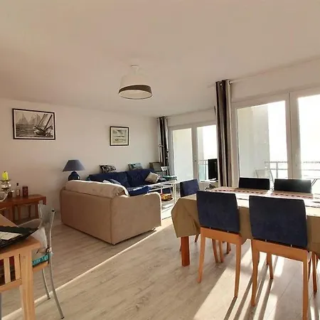 Appartamento Annonce Professionnelle. Grand Face Au 4ème étage, 3 Chambres, Avec Wifi *