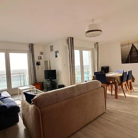 Annonce Professionnelle. Grand Face Au 4ème étage, 3 Chambres, Avec Wifi Appartamento *